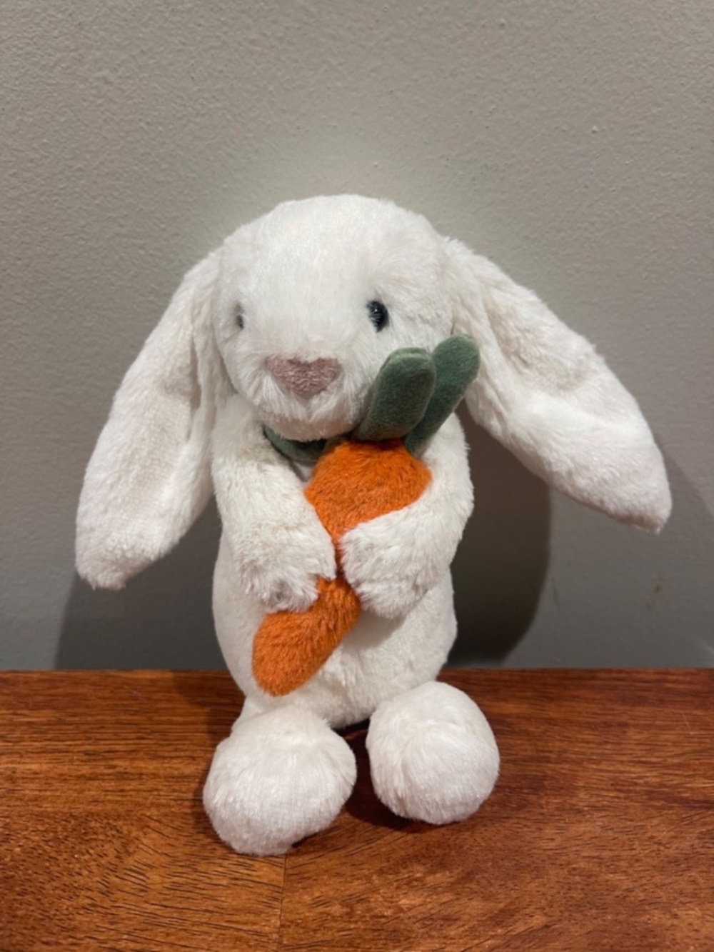 Jellycat London I am Bashful Bunny with Carrot Small 6" White Soft Plush EUC